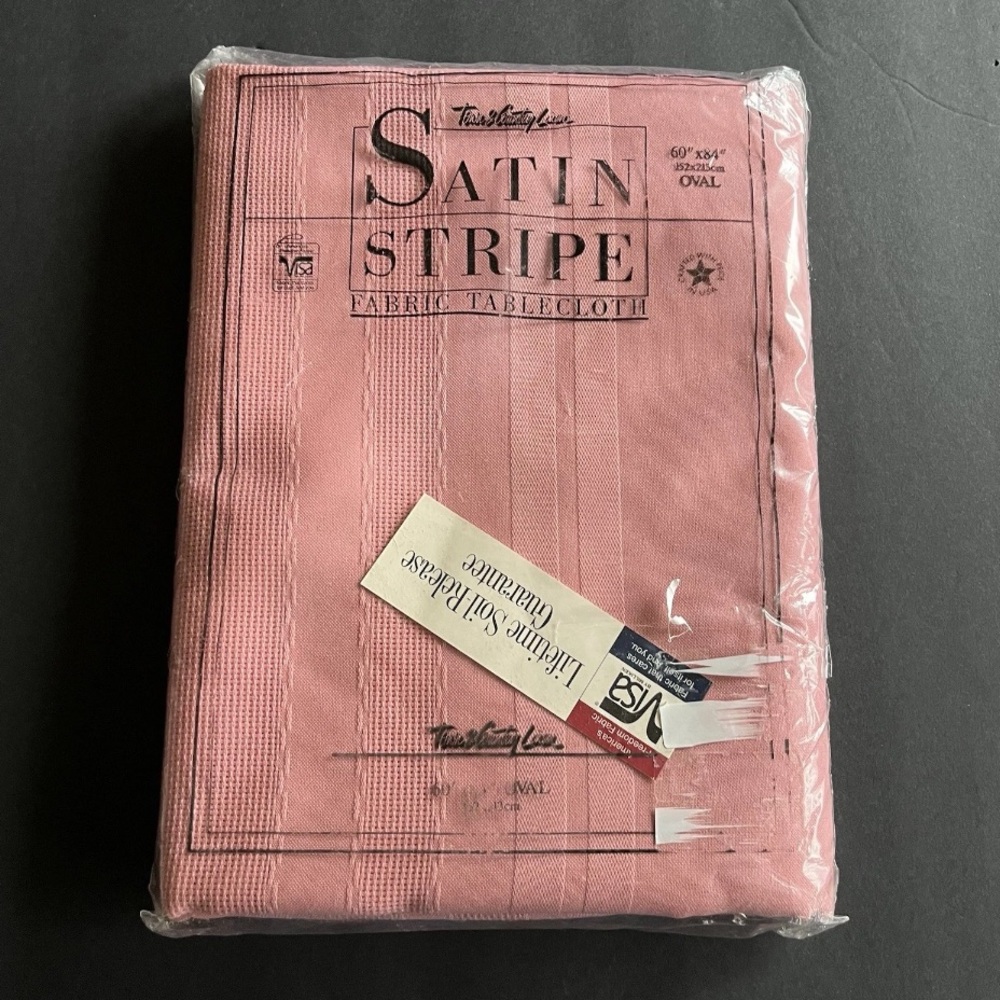 Town & Country Tablecloth 60” x 84” Oval Rose Pink Vtg. USA Visa Polyester New
